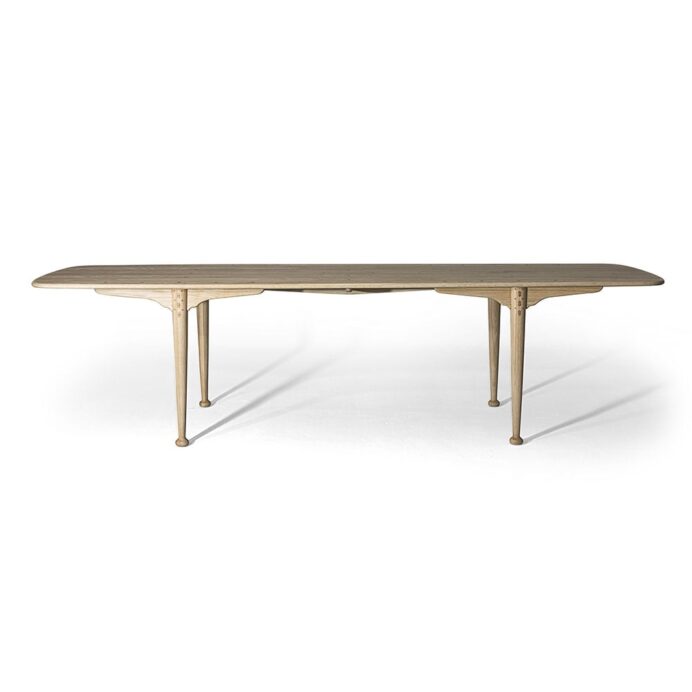 Julian Chichester Moose Dinning Table